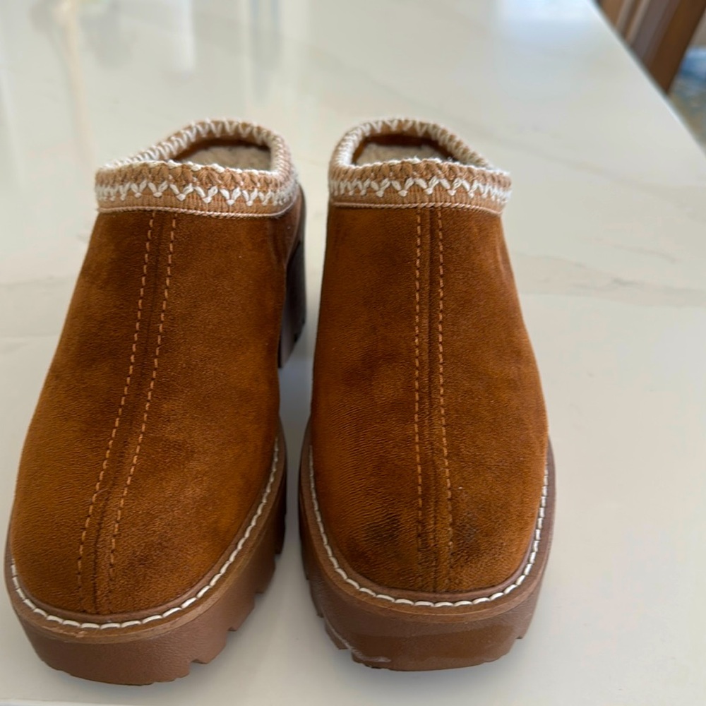 Steve Madden Tan Suede Mules